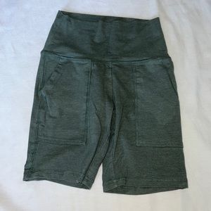 aerie biker shorts, size XS.